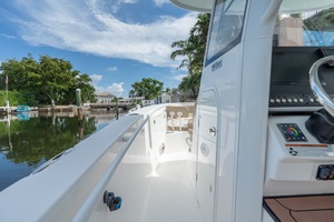 Mer Bare 33ft Everglades Yacht For Sale