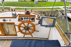 36ft Grand Banks Yacht For Sale