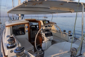 MYSTERY Worth Avenue Yachts