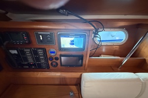 Slip Stream  35ft Jeanneau Yacht For Sale