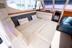 Hook d Hemm 38ft Riviera Yacht For Sale