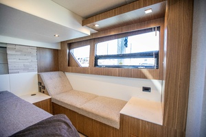 50FT (15.24M) CRUISERS YACHTS