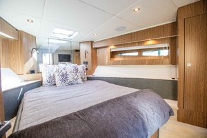 50FT (15.24M) CRUISERS YACHTS