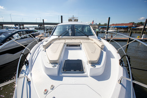 50FT (15.24M) CRUISERS YACHTS