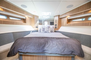 50FT (15.24M) CRUISERS YACHTS