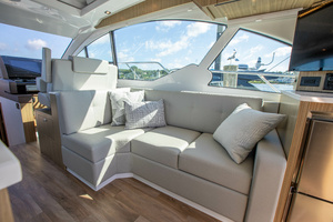 50FT (15.24M) CRUISERS YACHTS