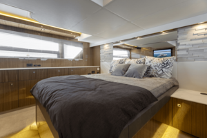 50FT (15.24M) CRUISERS YACHTS