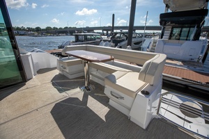 50FT (15.24M) CRUISERS YACHTS