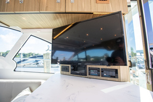 50FT (15.24M) CRUISERS YACHTS