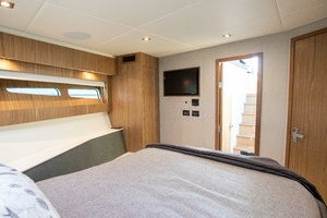 50FT (15.24M) CRUISERS YACHTS