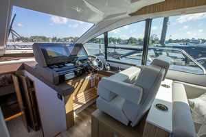 50FT (15.24M) CRUISERS YACHTS