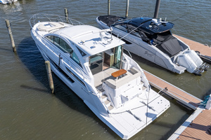 50FT (15.24M) CRUISERS YACHTS