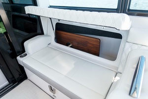 37FT (11M) REGAL