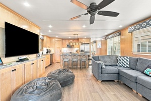 OFF DUTY 77ft Sumerset Yacht For Sale