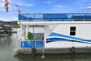 OFF DUTY 77ft Sumerset Yacht For Sale