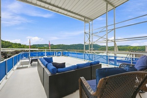 OFF DUTY 77ft Sumerset Yacht For Sale