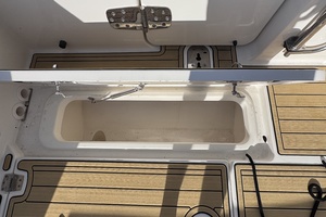 Divine Mer Sea 28ft Boston Whaler Yacht For Sale