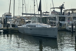 Frosty Pelican 31ft Beneteau Yacht For Sale