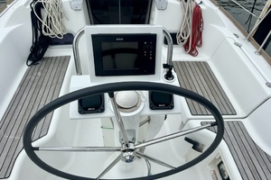 Frosty Pelican 31ft Beneteau Yacht For Sale