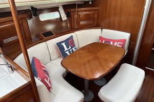 39ft Beneteau Yacht For Sale