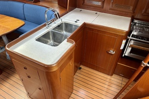 47ft Beneteau Yacht For Sale