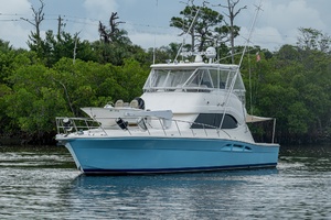 51FT (15.54M) RIVIERA Worth Avenue Yachts