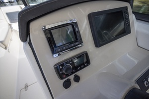 230 Vantage 23ft Boston Whaler Yacht For Sale