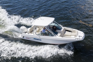 230 Vantage 23ft Boston Whaler Yacht For Sale