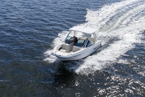 230 Vantage 23ft Boston Whaler Yacht For Sale