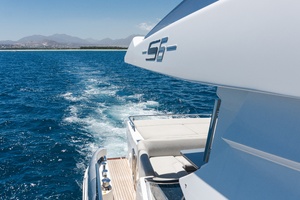 60FT (18.29M) AZIMUT
