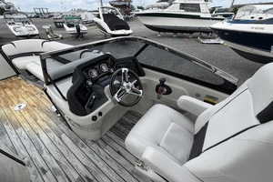 27ft Avalon Yacht For Sale