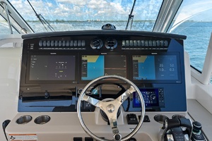38FT (11.58M) BOSTON WHALER yacht for sale
