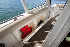 38FT (11.58M) BOSTON WHALER