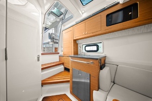 38FT (11.58M) BOSTON WHALER