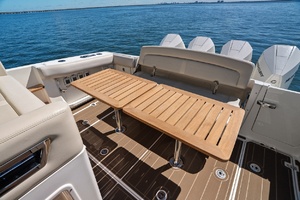 38FT (11.58M) BOSTON WHALER