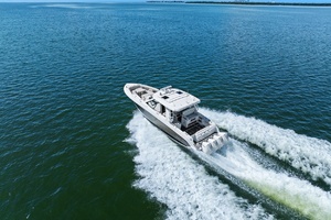 38FT (11.58M) BOSTON WHALER