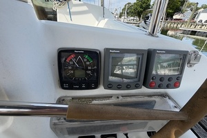 Banana Wind 40ft Jeanneau Yacht For Sale