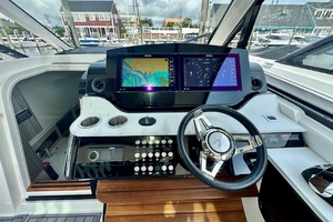39FT (12.12M) SEA RAY