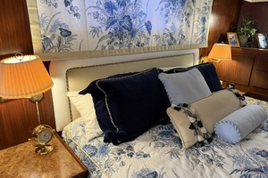 Resolute 63ft Hatteras Yacht For Sale