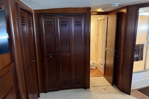 Resolute 63ft Hatteras Yacht For Sale