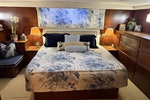Resolute 63ft Hatteras Yacht For Sale
