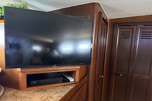 Resolute 63ft Hatteras Yacht For Sale