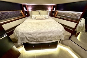 58FT (17.78M) SEA RAY