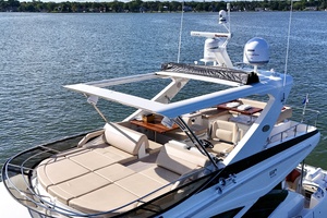 58FT (17.78M) SEA RAY Worth Avenue Yachts