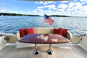 58FT (17.78M) SEA RAY