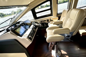 58FT (17.78M) SEA RAY