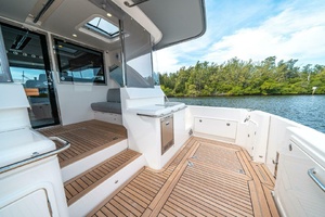 52FT (15.9M) RIVIERA