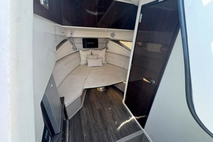 32ft Sea Ray Yacht For Sale