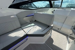 32ft Sea Ray Yacht For Sale