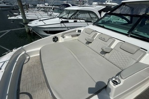 32ft Sea Ray Yacht For Sale